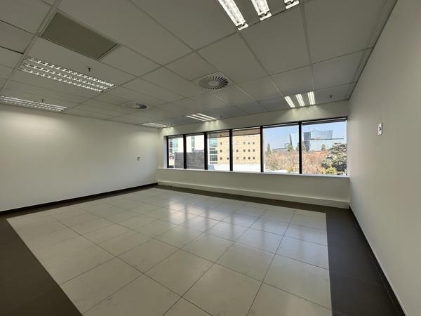 280  m² Commercial space