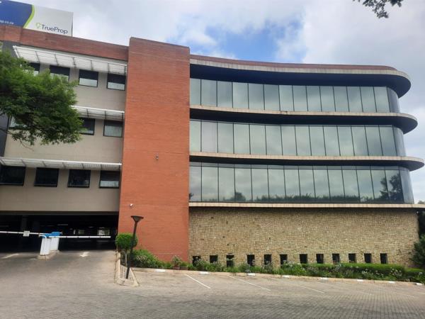 1 324  m² Commercial space