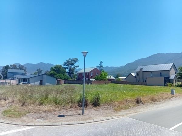 728 m² Land