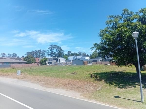 728 m² Land