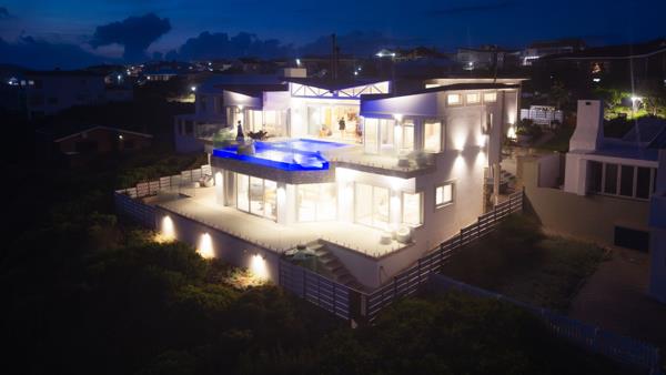 6 Bedroom House