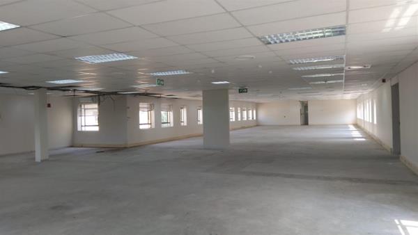 1 700  m² Office Space