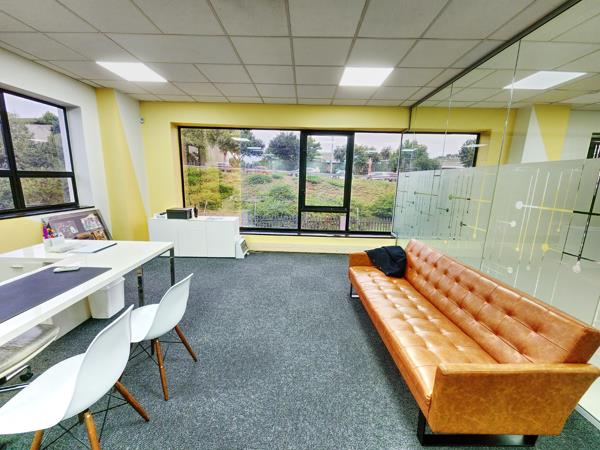 750  m² Office Space