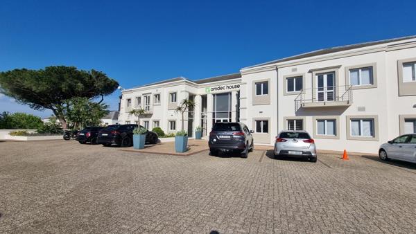 77  m² Office Space