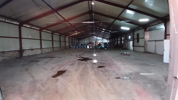 3 800  m² Industrial space