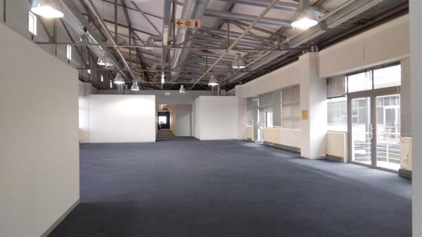 564  m² Office Space