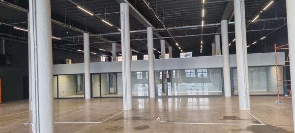 2 400  m² Industrial space