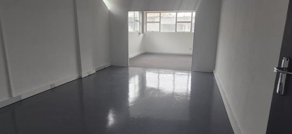 251  m² Industrial space