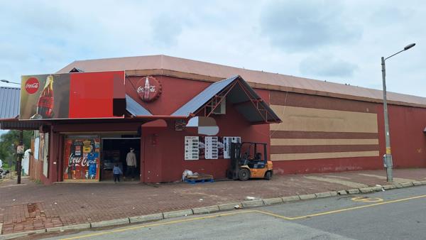 1 200 m² Commercial space