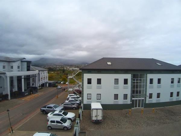 132  m² Commercial space