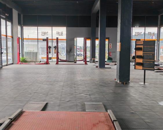 920 m² Retail Space