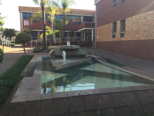 515  m² Commercial space