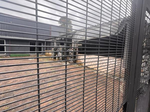 350  m² Commercial space