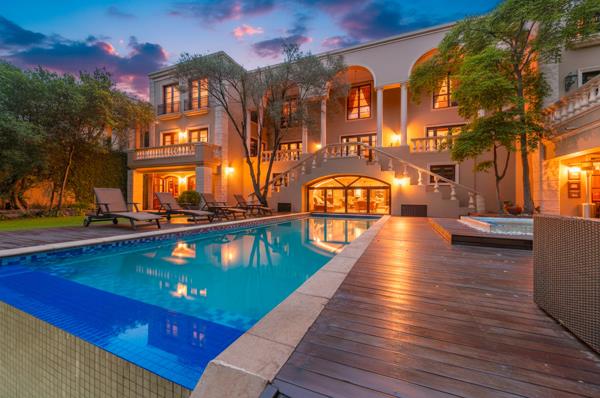 6 Bedroom House