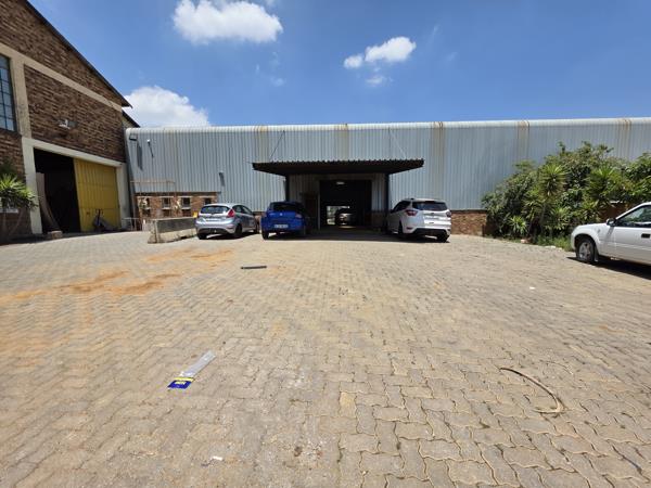 608  m² Industrial space