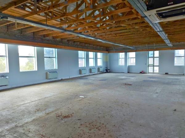 433  m² Commercial space