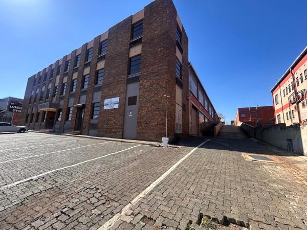 789  m² Industrial space
