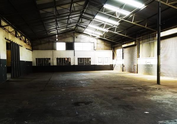 1 915  m² Industrial space