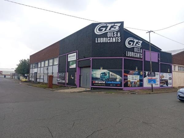 576  m² Commercial space