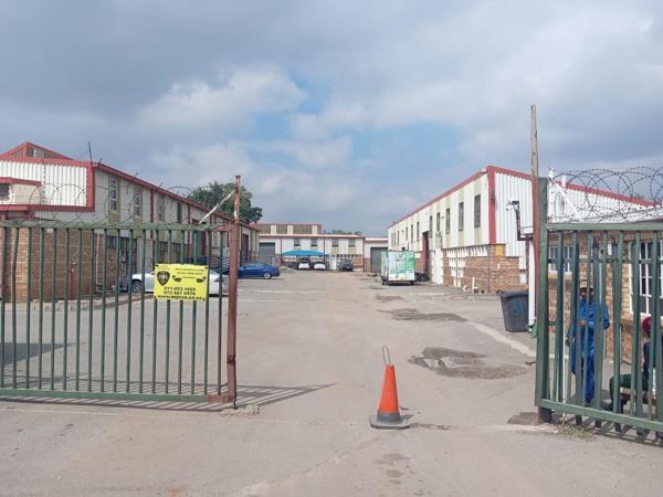 335  m² Commercial space