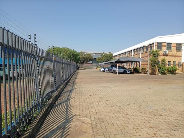 1 700  m² Industrial space