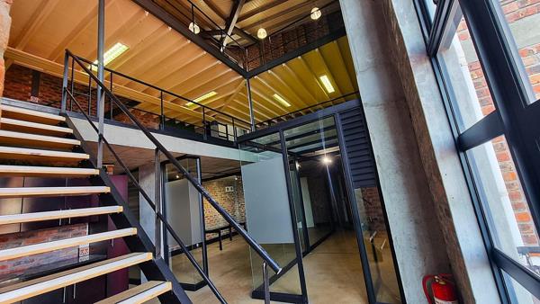 243  m² Commercial space