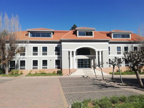 1 195  m² Commercial space