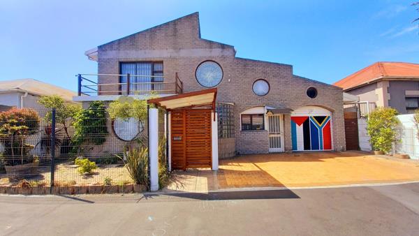 6 Bedroom House
