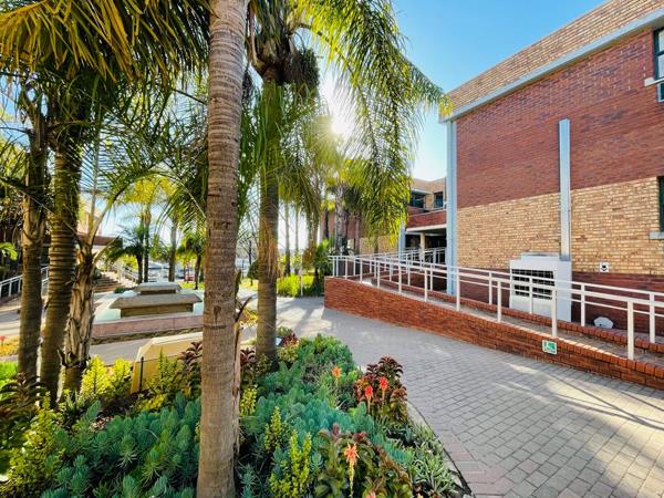 686  m² Commercial space