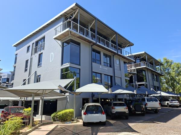 233  m² Commercial space