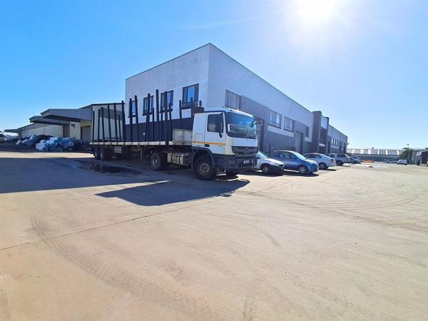 321  m² Industrial space