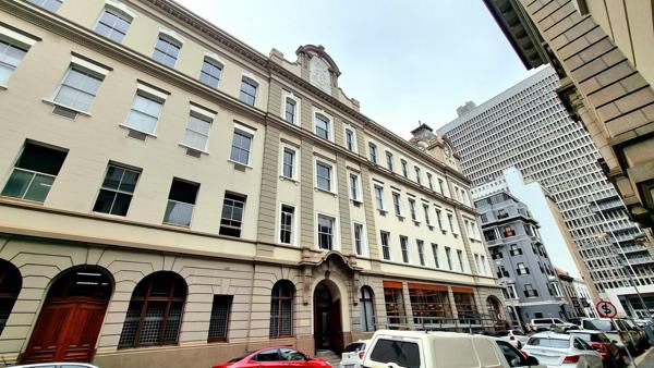 903  m² Office Space