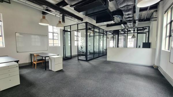 908  m² Office Space
