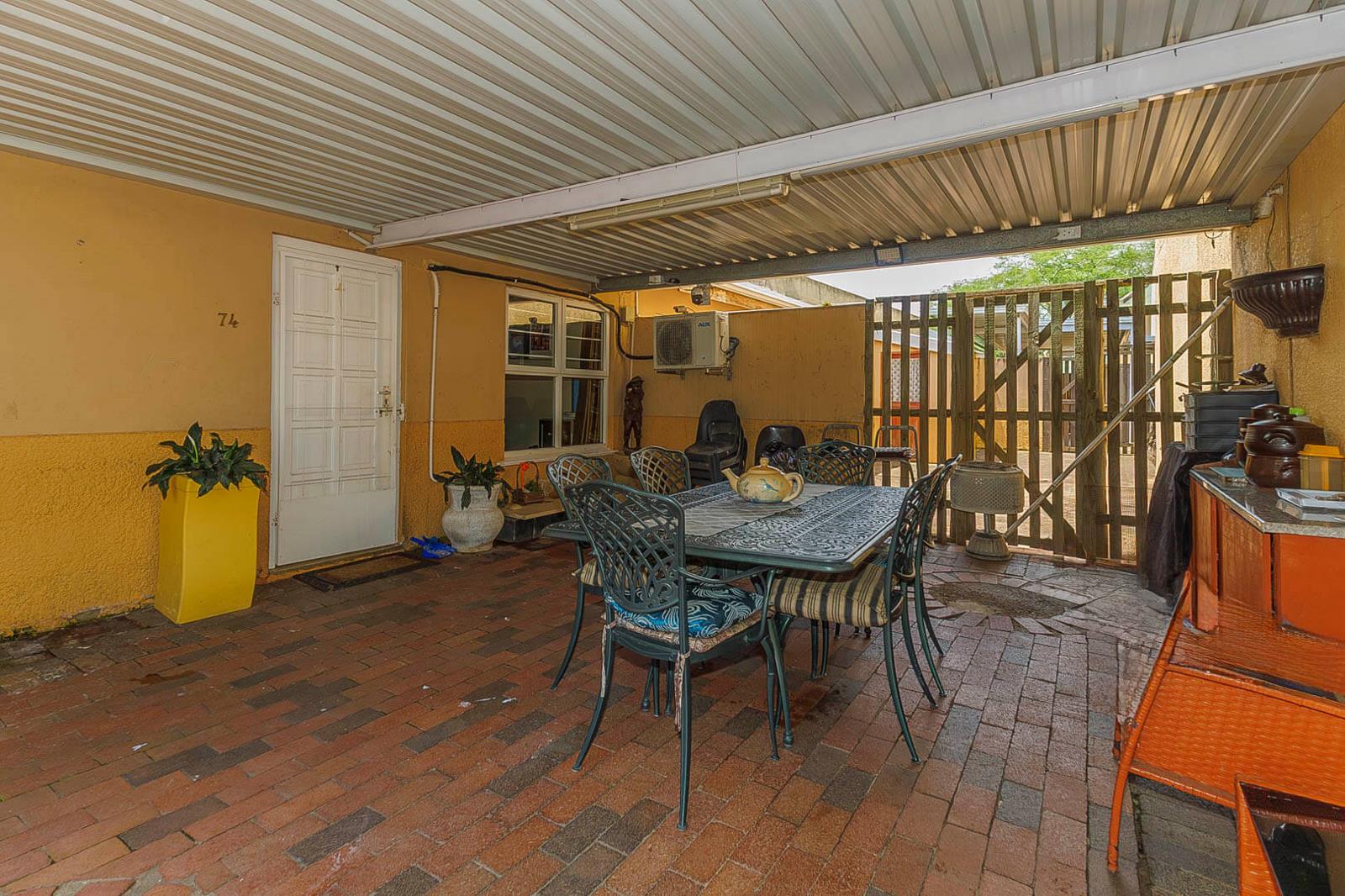 2 Bedroom Simplex for sale in Sherwood | T5327925 | Private Property