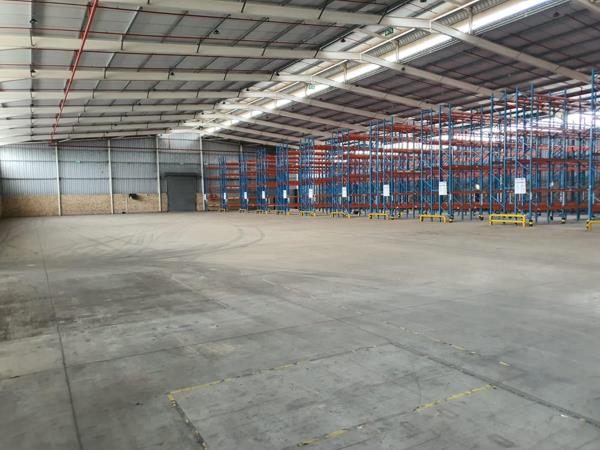 4 800  m² Industrial space