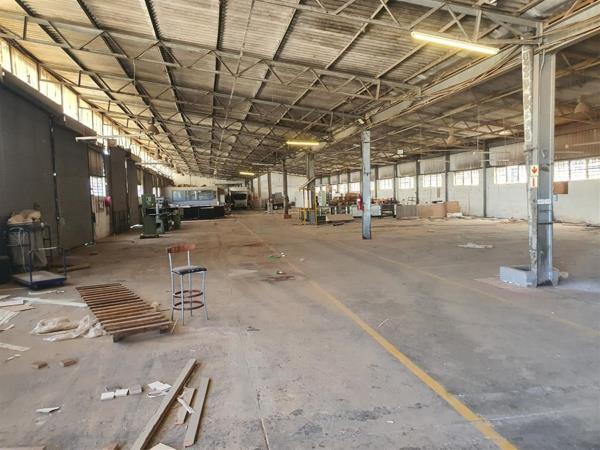 3 600  m² Industrial space