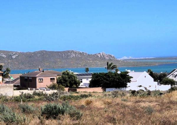 1 013 m² Land