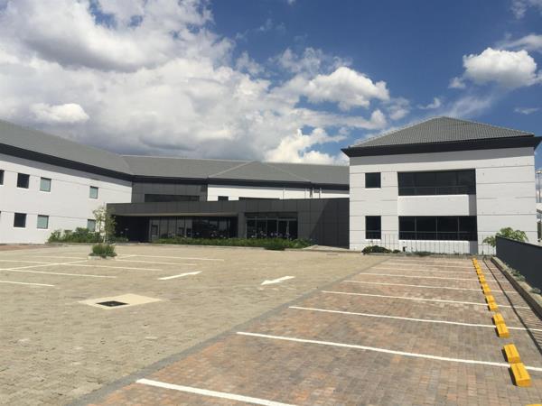 1 923  m² Commercial space