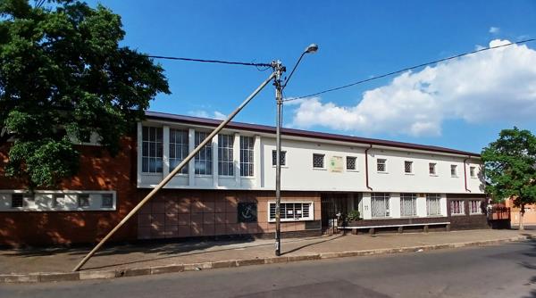 679  m² Commercial space