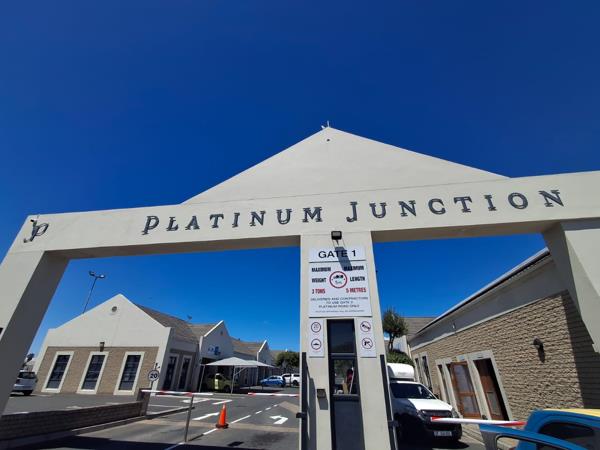 102  m² Industrial space