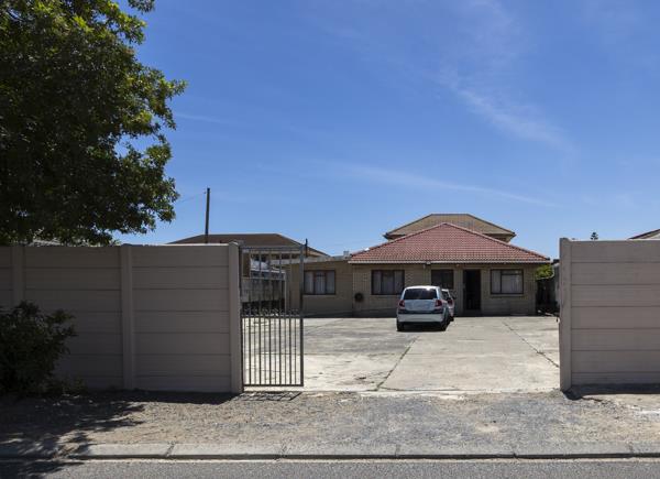2 Bedroom House