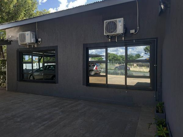 209  m² Commercial space