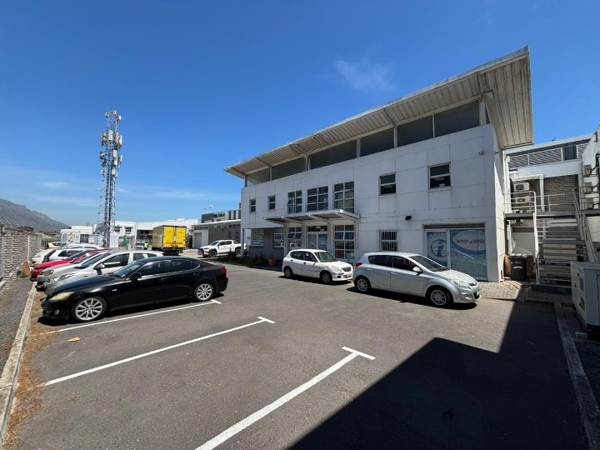 626  m² Industrial space