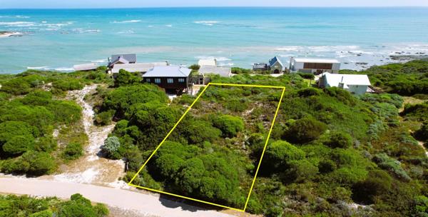 1 121 m² Land