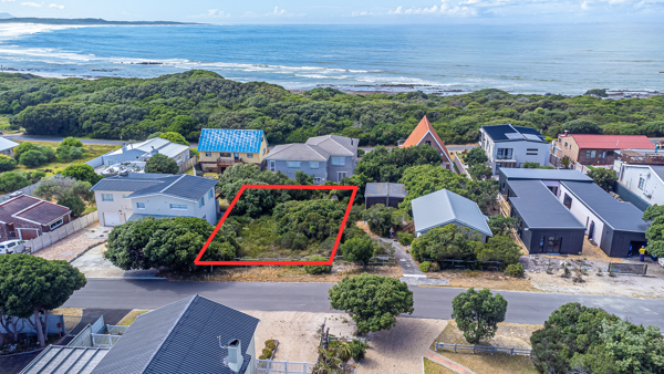 595 m² Land