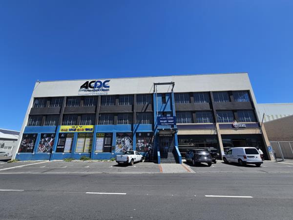 5 200  m² Industrial space