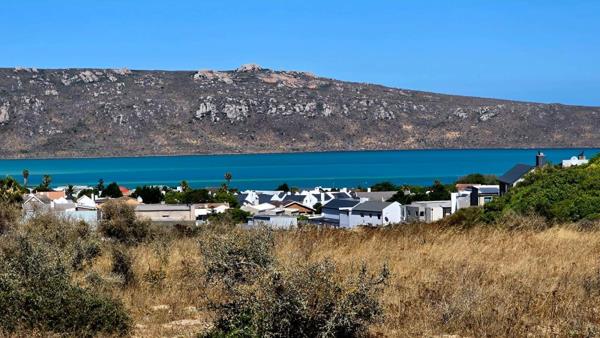 768 m² Land