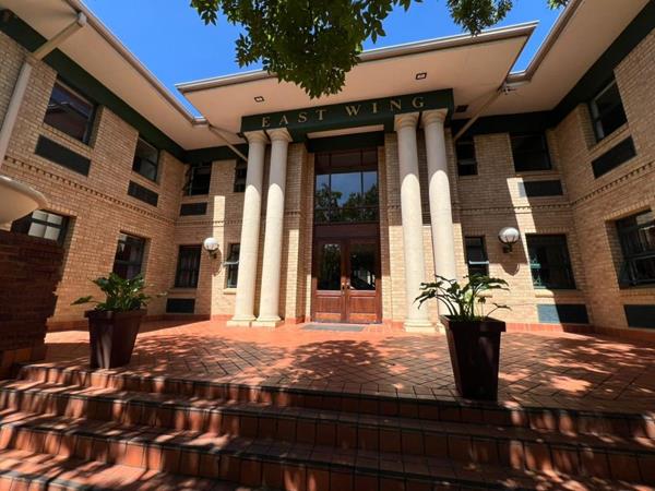 275  m² Office Space