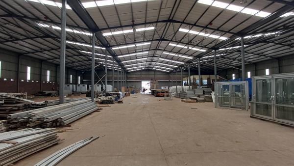 4 000  m² Industrial space