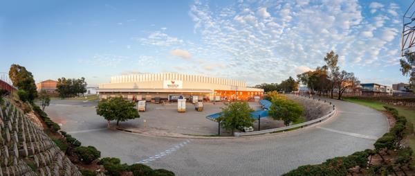 19 000  m² Industrial space